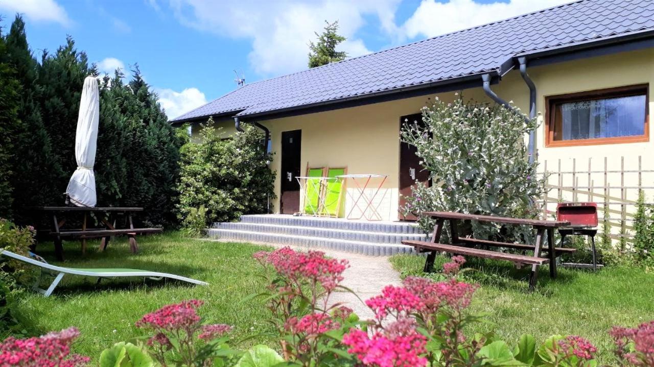 Ow Wilk - Pokoje I Domki Z Aneksami Kuchennymi, Parking, Plac Zabaw Leba Exterior foto
