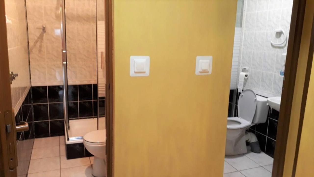 Ow Wilk - Pokoje I Domki Z Aneksami Kuchennymi, Parking, Plac Zabaw Leba Exterior foto