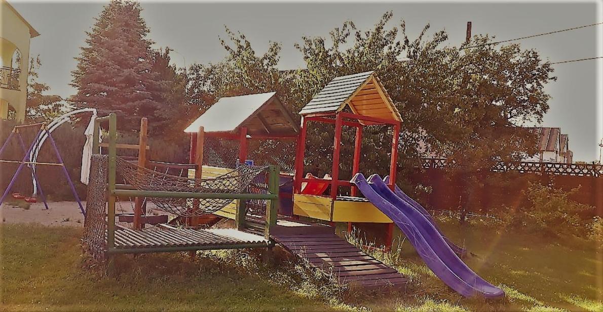 Ow Wilk - Pokoje I Domki Z Aneksami Kuchennymi, Parking, Plac Zabaw Leba Exterior foto