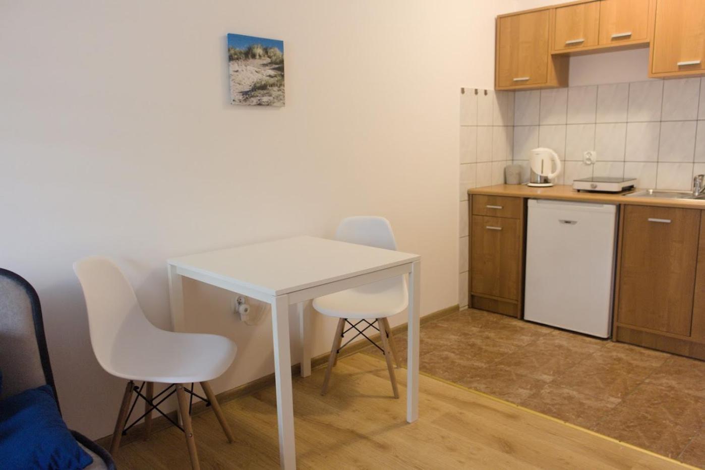 Ow Wilk - Pokoje I Domki Z Aneksami Kuchennymi, Parking, Plac Zabaw Leba Zimmer foto